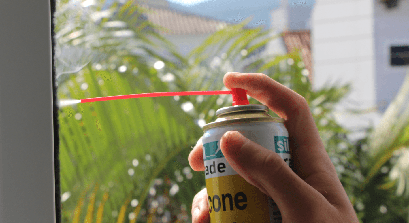 Imagem de um dos serviços ofertados pela empresa Vex Manutenção de Persianas Externas